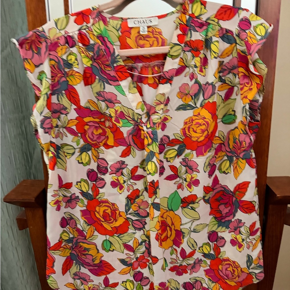 Chaus Floral Cap-Sleeve V-Neck Top in Cream with Pink, Red and Yellow Flowers